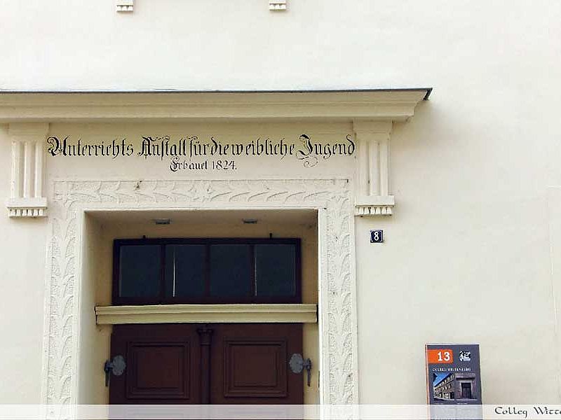Eingangstür des Colleg Wittenberg